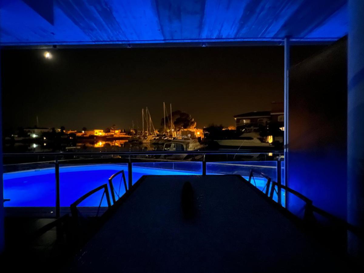 Blau Apartamento Frente A Los Canales Y Las Puestas De Sol De Roses Exterior foto
