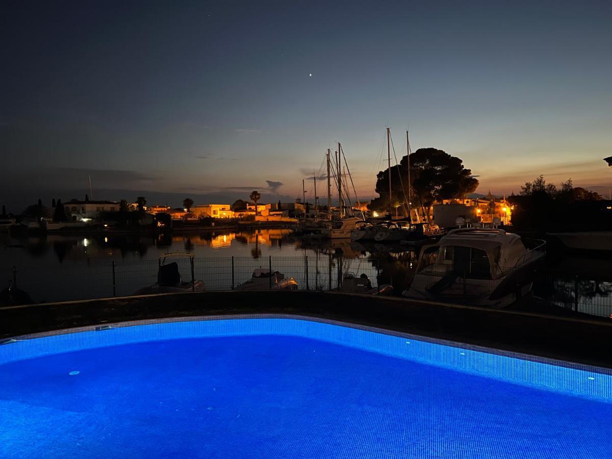 Blau Apartamento Frente A Los Canales Y Las Puestas De Sol De Roses Exterior foto