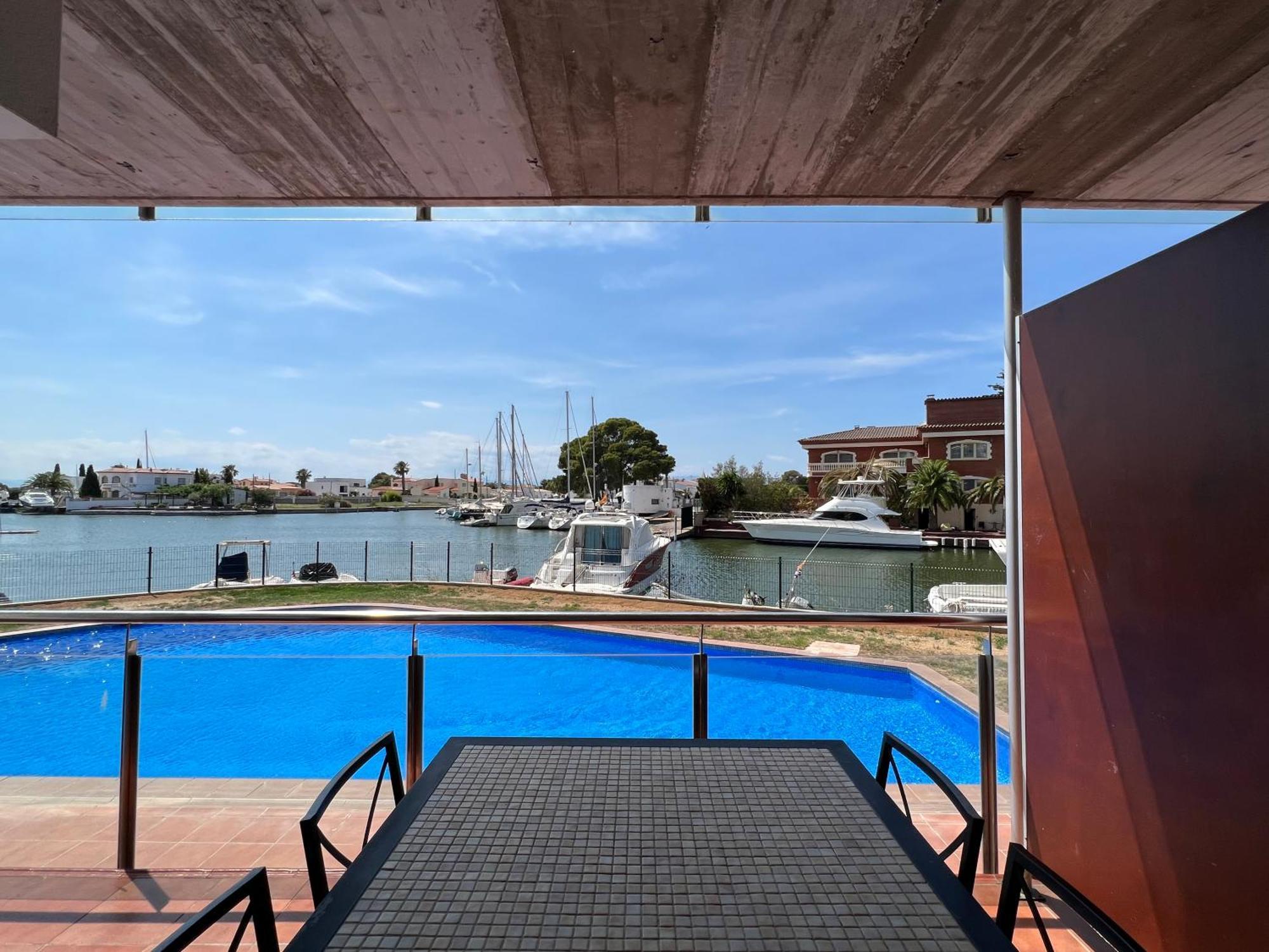 Blau Apartamento Frente A Los Canales Y Las Puestas De Sol De Roses Exterior foto